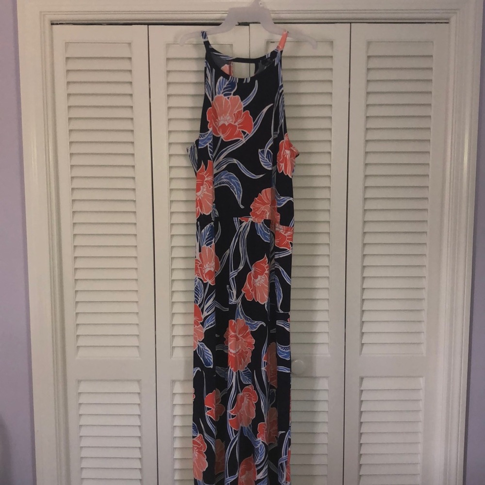 Sleeveless floral dress